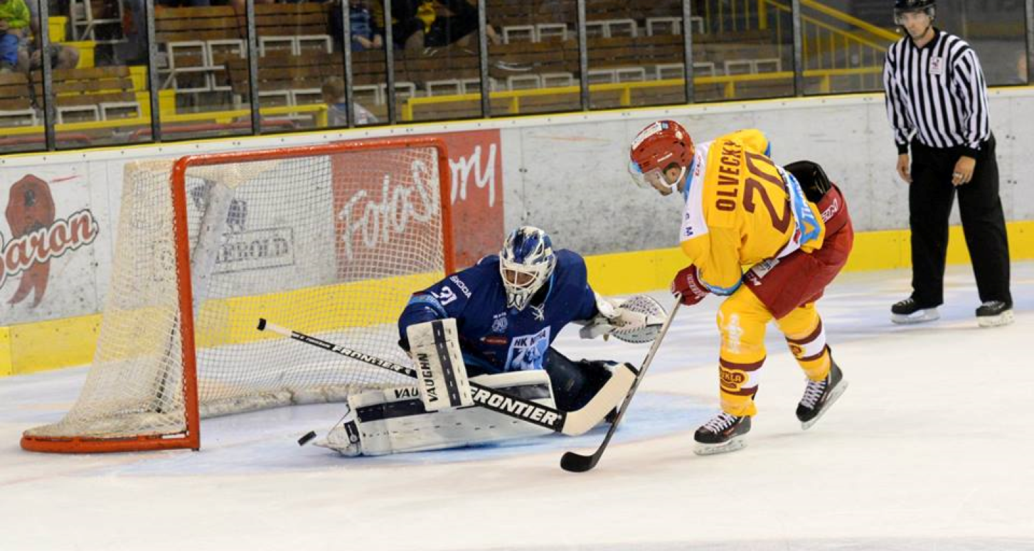 Brankárskou jednotkou Dukly bude extraligový šampión z roku 2016 Michal Valent
